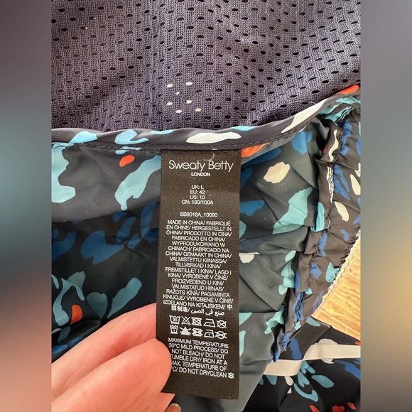 NWT Sweaty Betty Pack Away Jacket size large - Picture 5 of 16